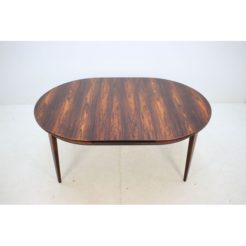 Extendable table in rosewood by Omann Jun