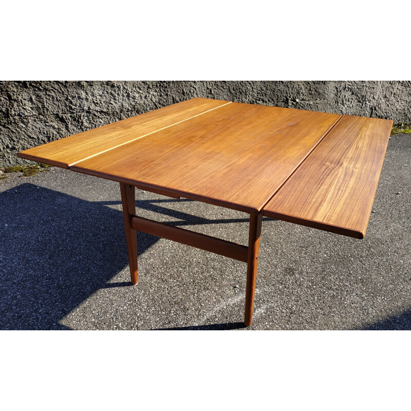 Scandinavian table in teak by Kai Kristiansen