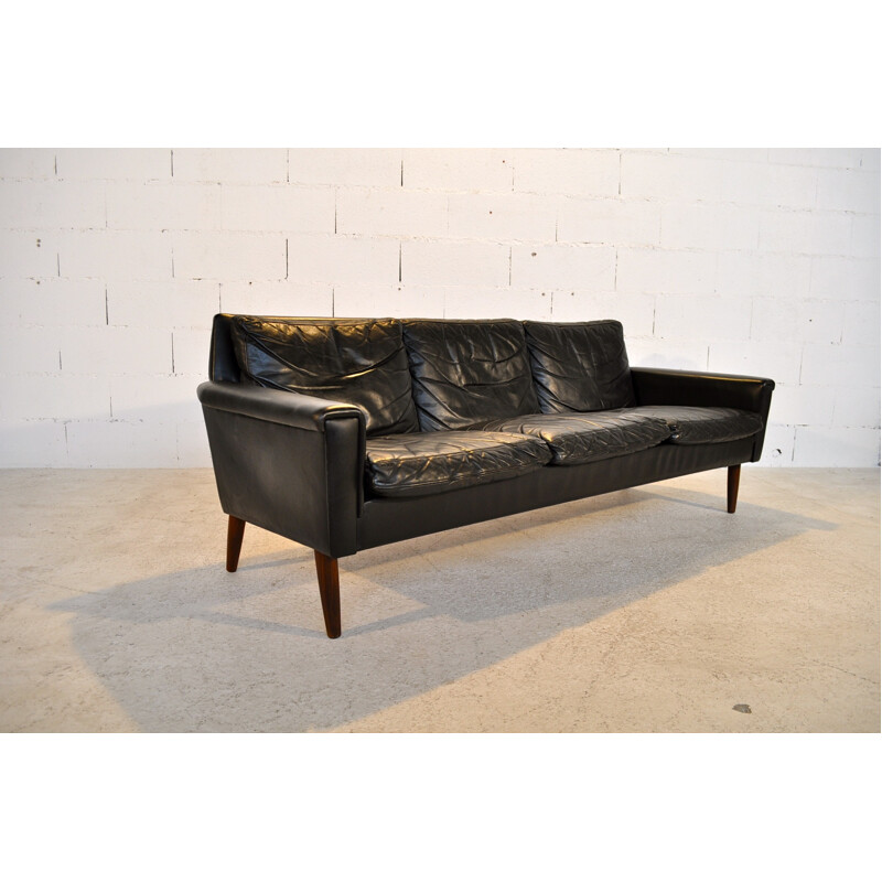 Vintage Scandinavian sofa in leather - 1960s