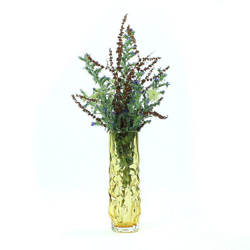 Vase jaune en verre par Pavel Hlava