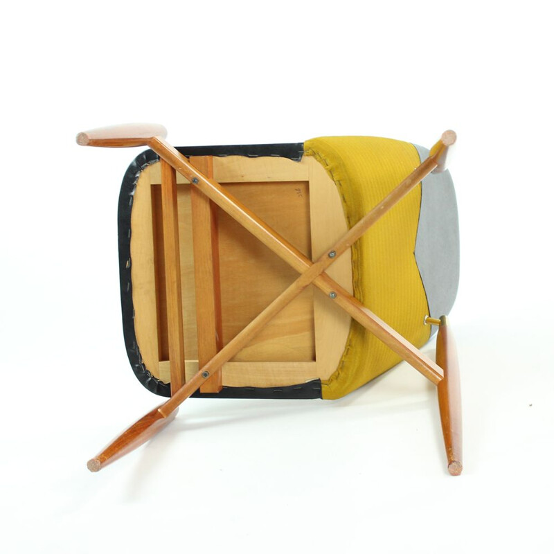 Ensemble de 4 chaises vintage en teck et tissu jaune 1970