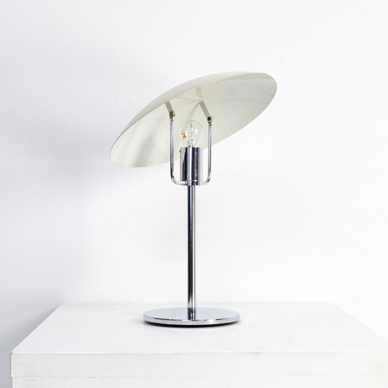 Chromed metal table lamp for SCE