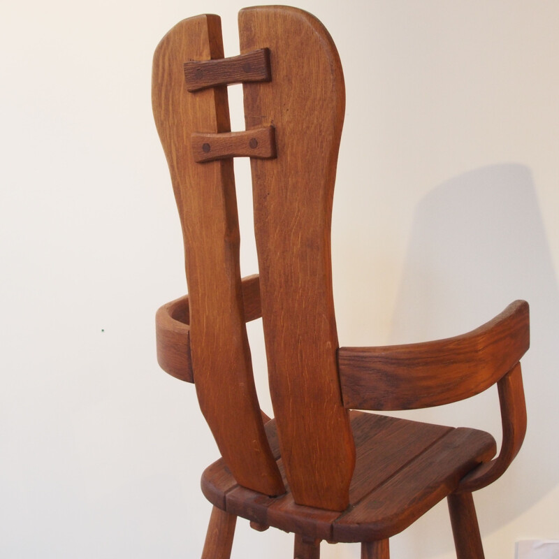 Vintage chair in oakwood