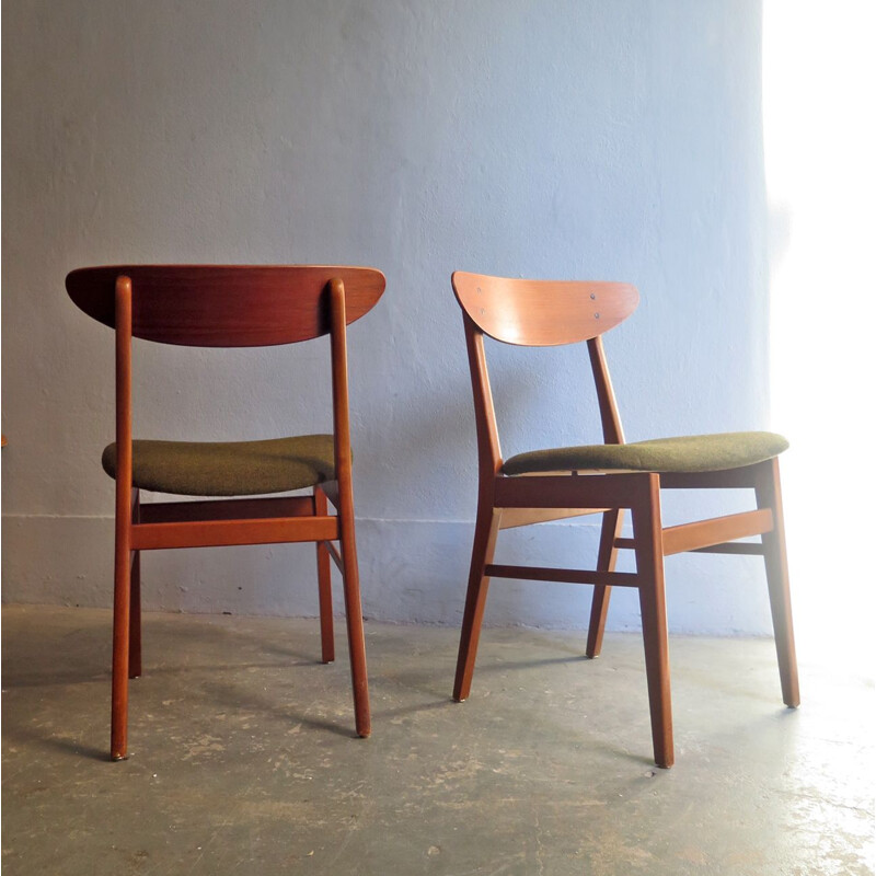 Set of 2 vintage scandinavian teak chairs in olive green fabric
