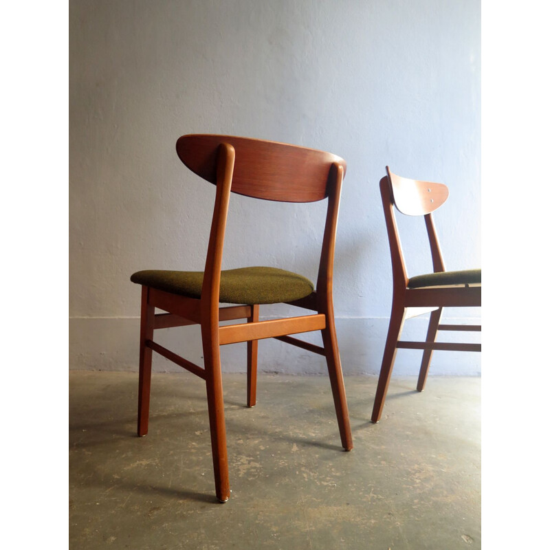 Set of 2 vintage scandinavian teak chairs in olive green fabric