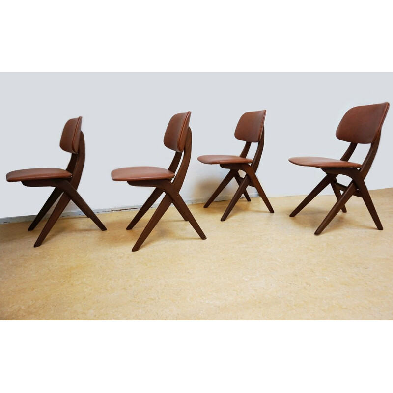 Série de 4 chaises vintage marron pour Wébé en teck et simili cuir 1950