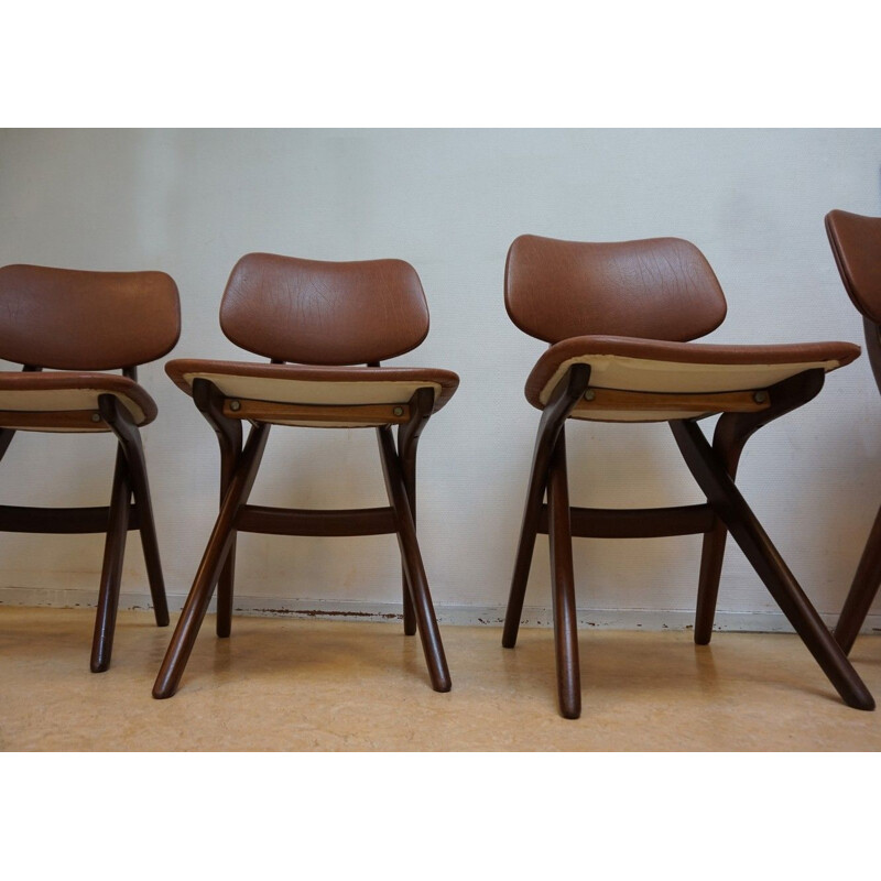 Série de 4 chaises vintage marron pour Wébé en teck et simili cuir 1950