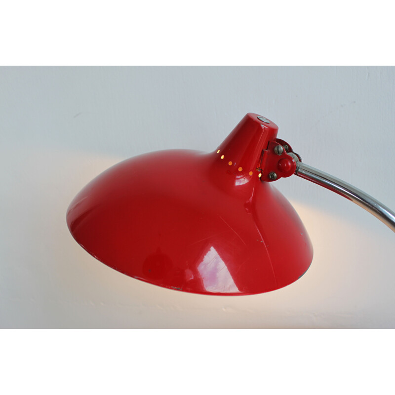 Lampe vintage Kaiser Idell 6786 en métal rouge 1950