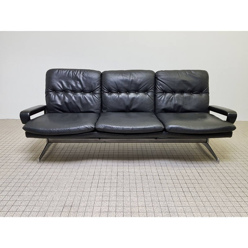 Vintage King sofa for Strässle International in black leather and aluminium