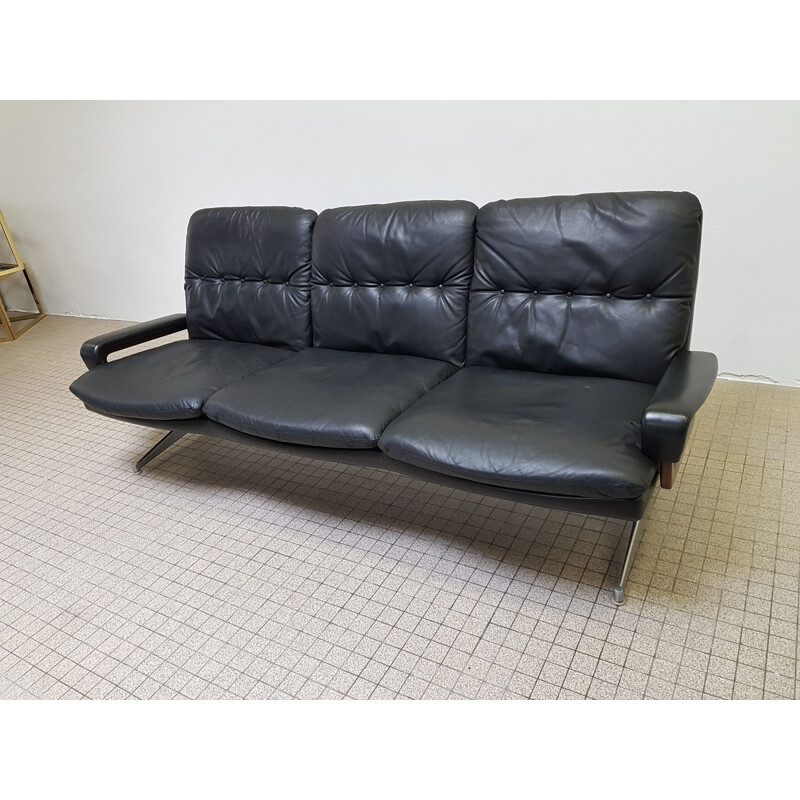 Vintage King sofa for Strässle International in black leather and aluminium