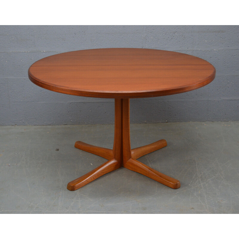 Extendable table in teak by Nathan