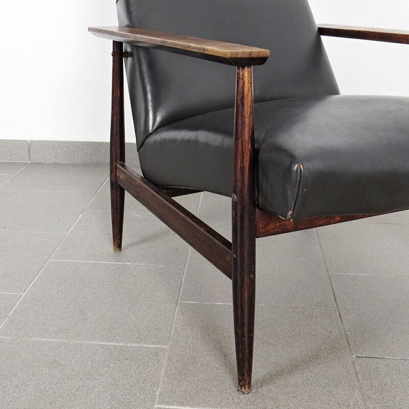 Ensemble de 2 fauteuils vintage en cuir noir et bois 1970