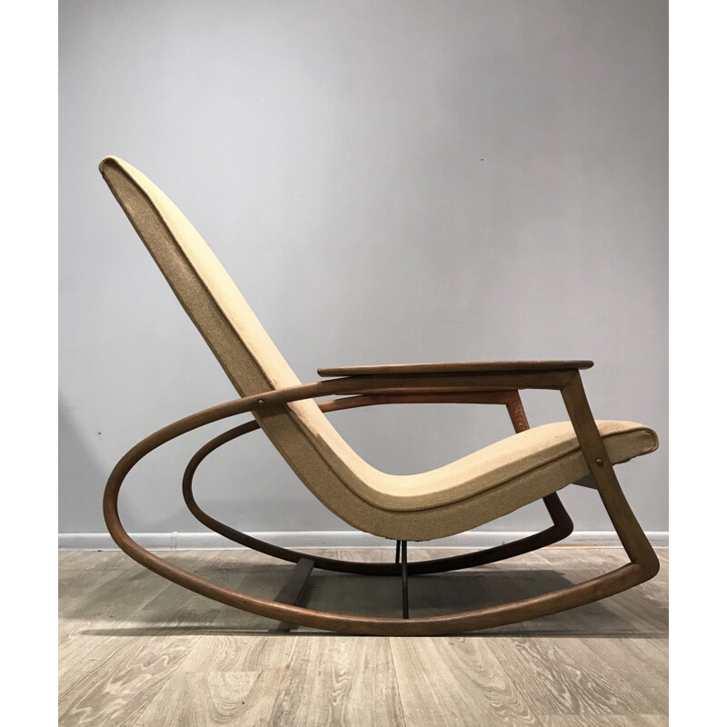 Rocking chair beige en bois courbé