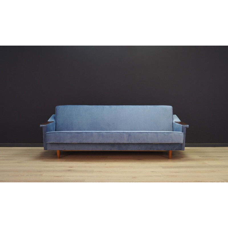 Danish sofa in blue velvet