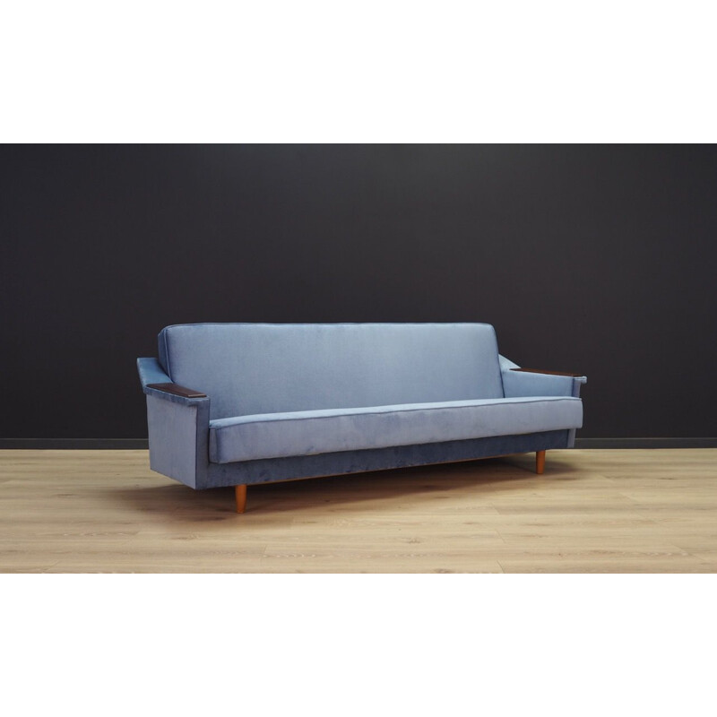 Danish sofa in blue velvet