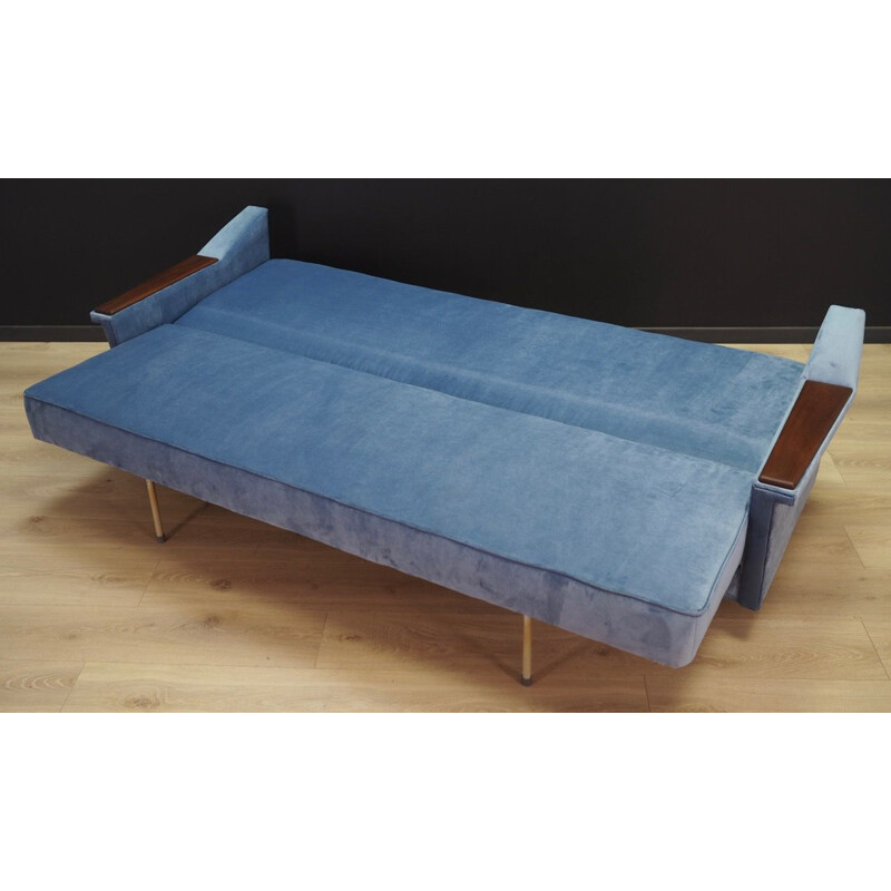 Danish sofa in blue velvet