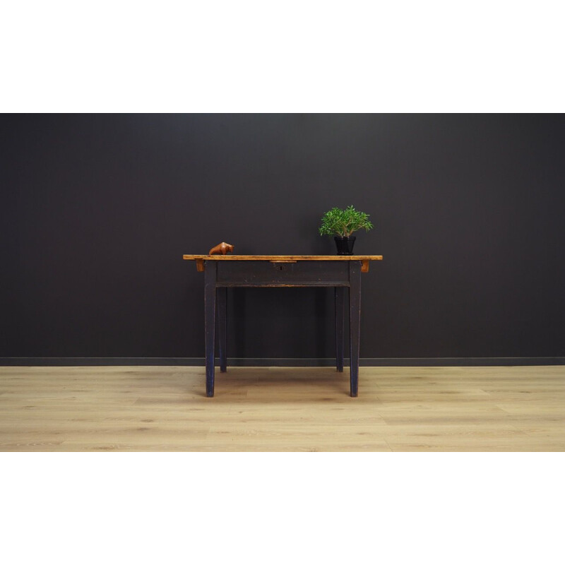Danish dining table with blue top