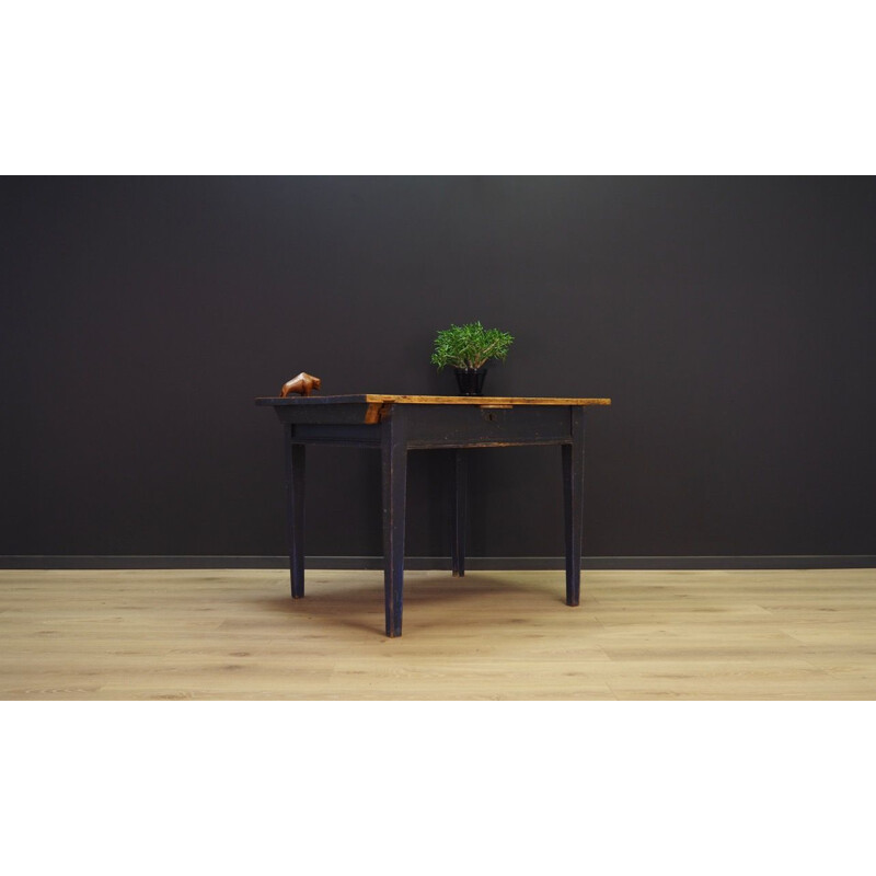 Danish dining table with blue top