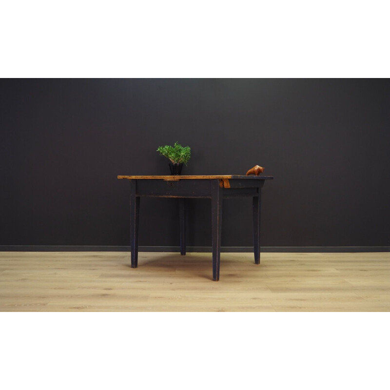 Danish dining table with blue top