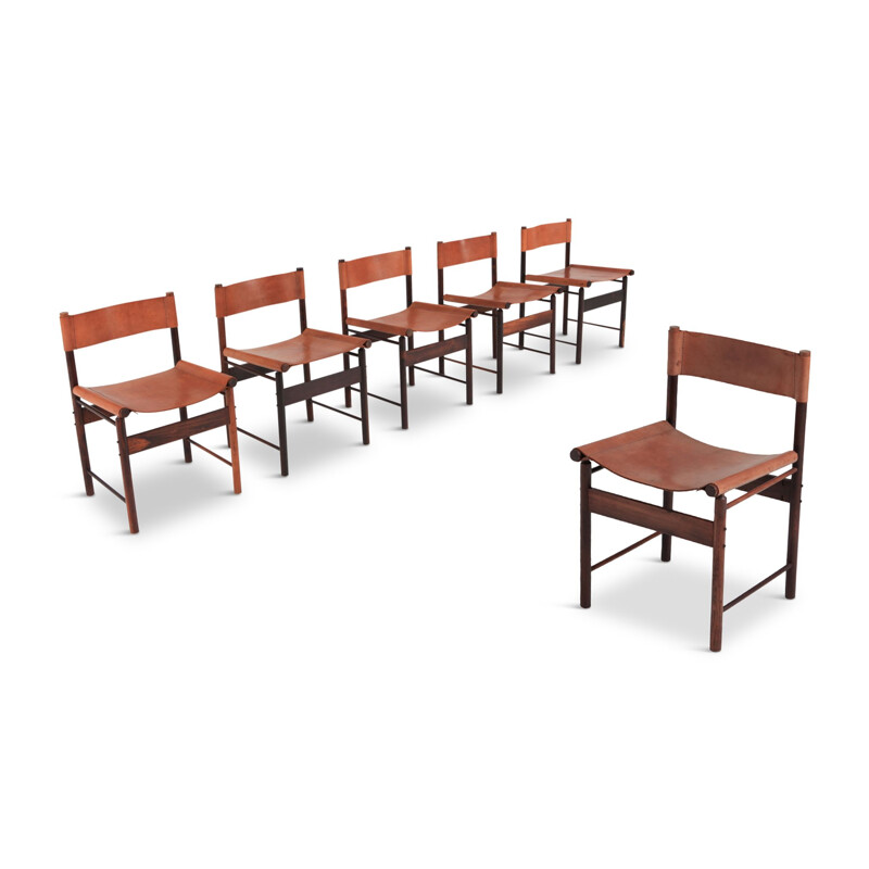 Suite de 6 chaises en jacaranda par Jorge Zalszupin