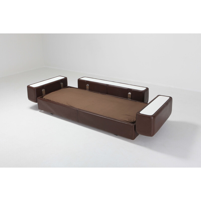 711 daybed in brown leather by Tito Agnoli