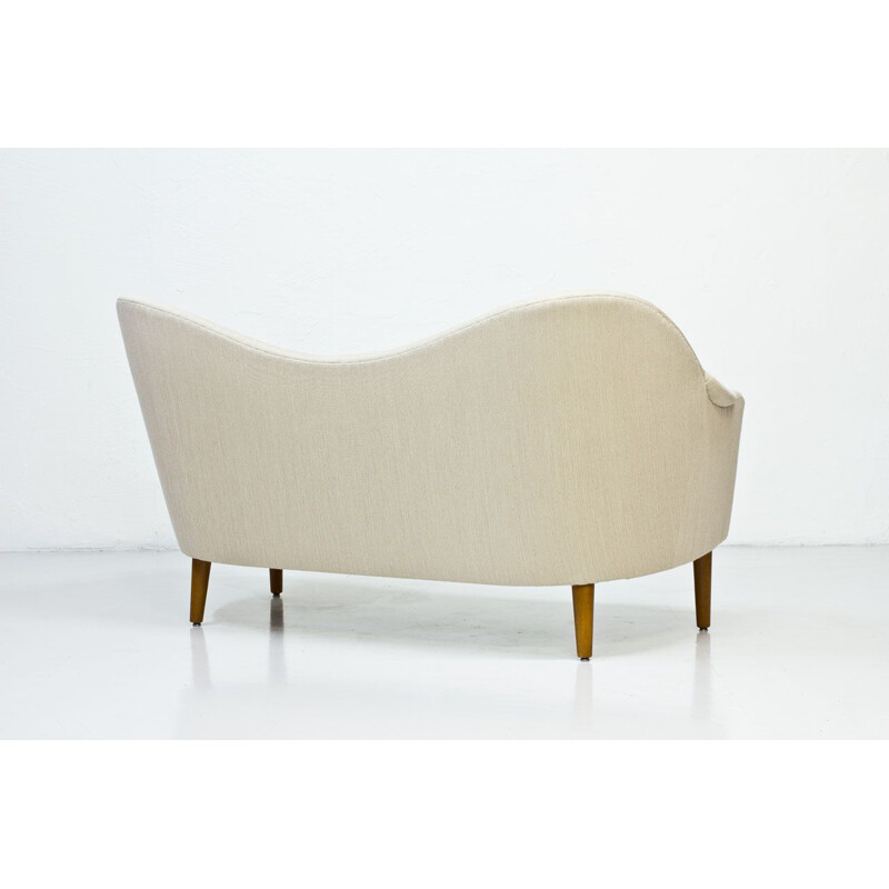 Samspel sofa in beige wool by Carl Malmsten