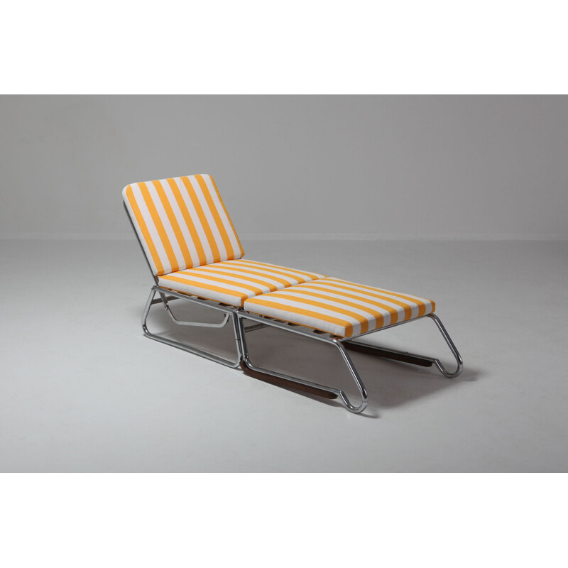 Vintage tubular chrome lounge chair