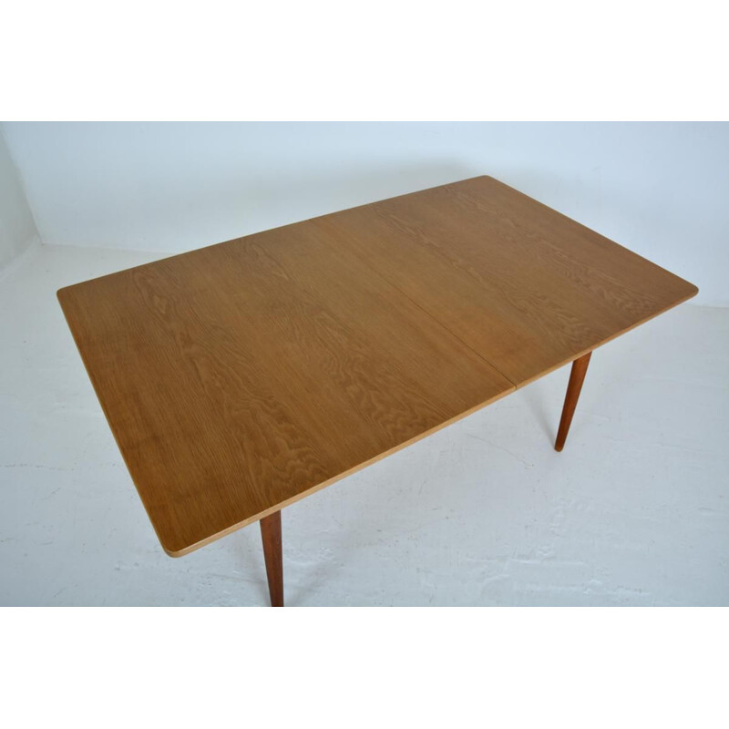 Dining table in oak by Hans J. Wegner