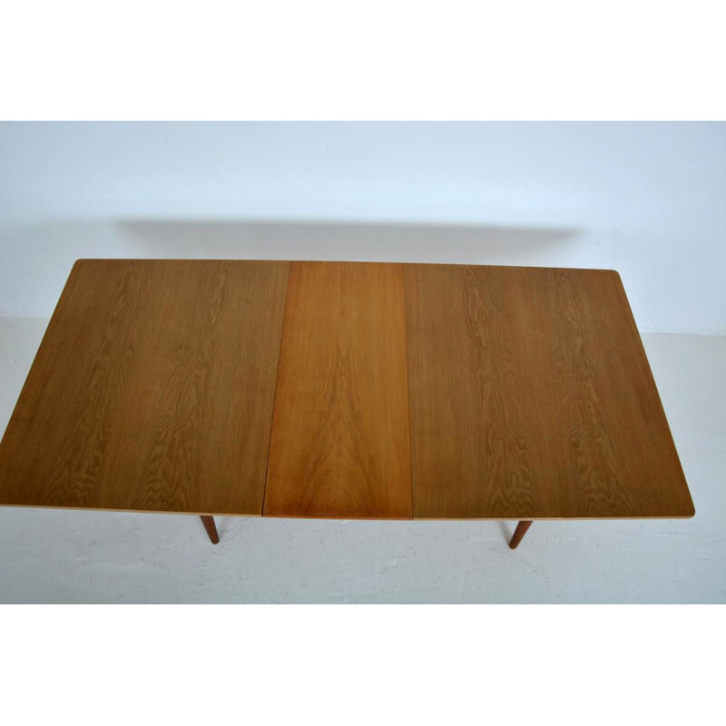 Dining table in oak by Hans J. Wegner