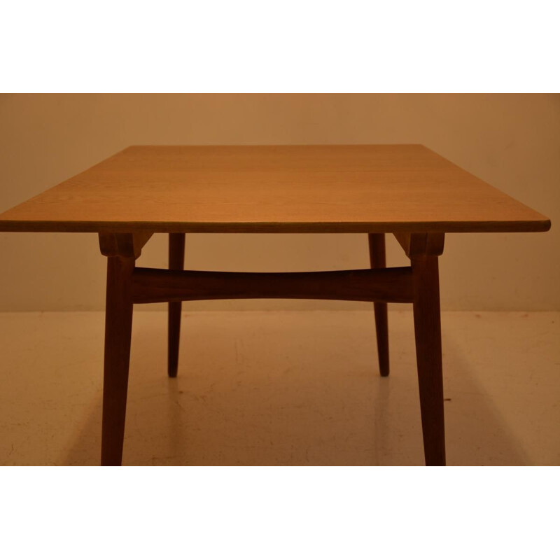 Table vintage en chêne par Hans J. Wegner