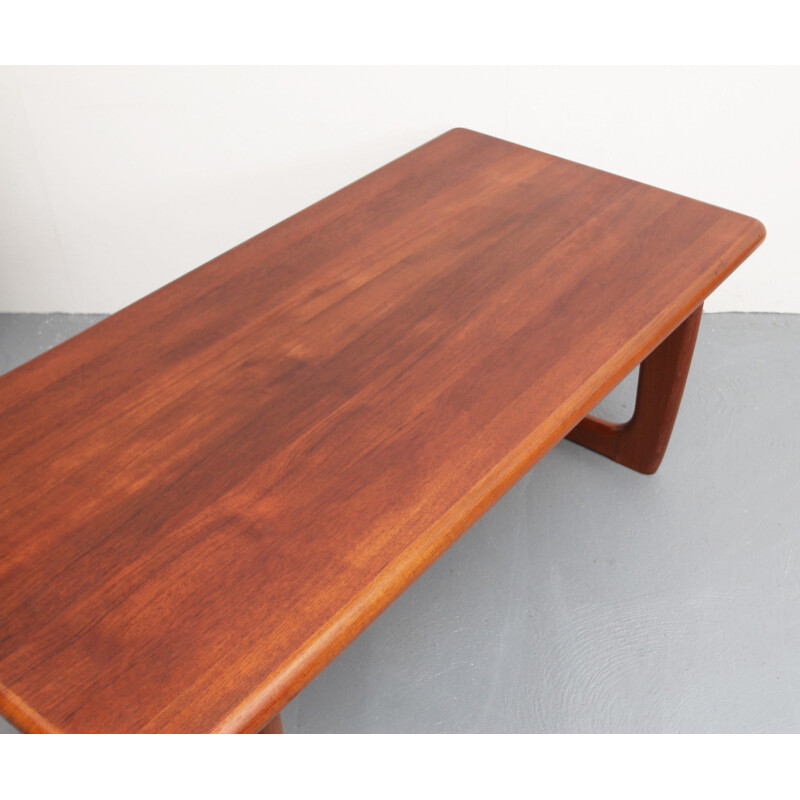 Table basse vintage scandinave en teck par Niels Bach, Danemark