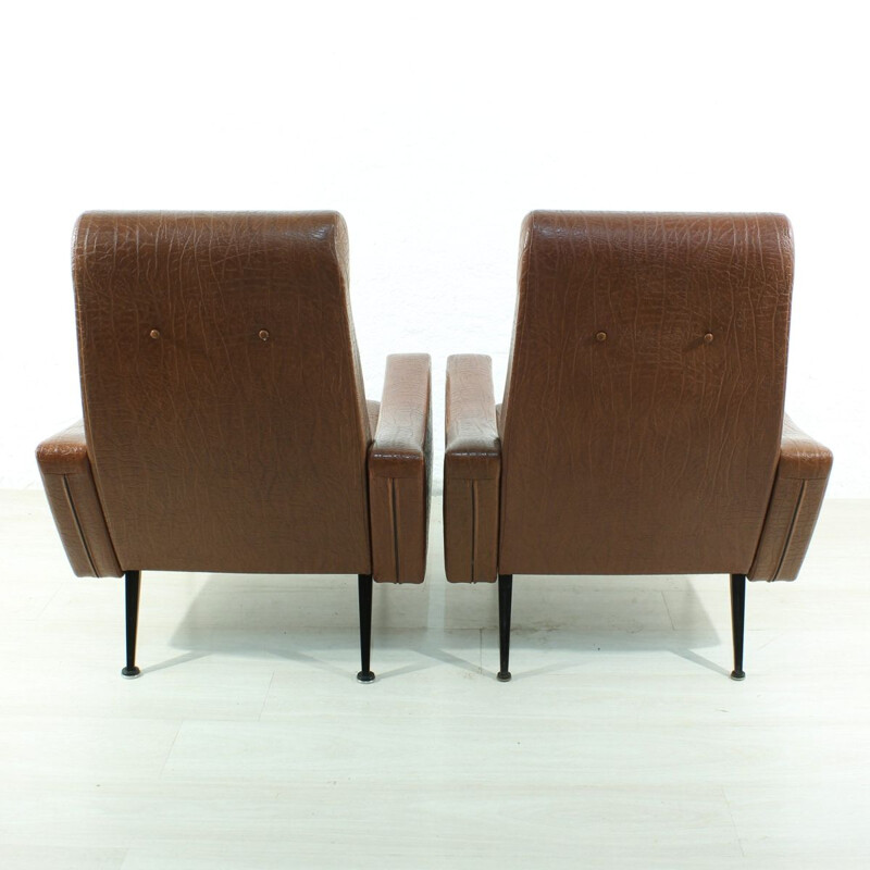 Ensemble de 2 fauteuils vintage allemands en simili cuir marron et bois
