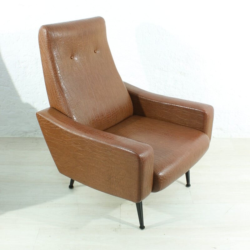 Ensemble de 2 fauteuils vintage allemands en simili cuir marron et bois