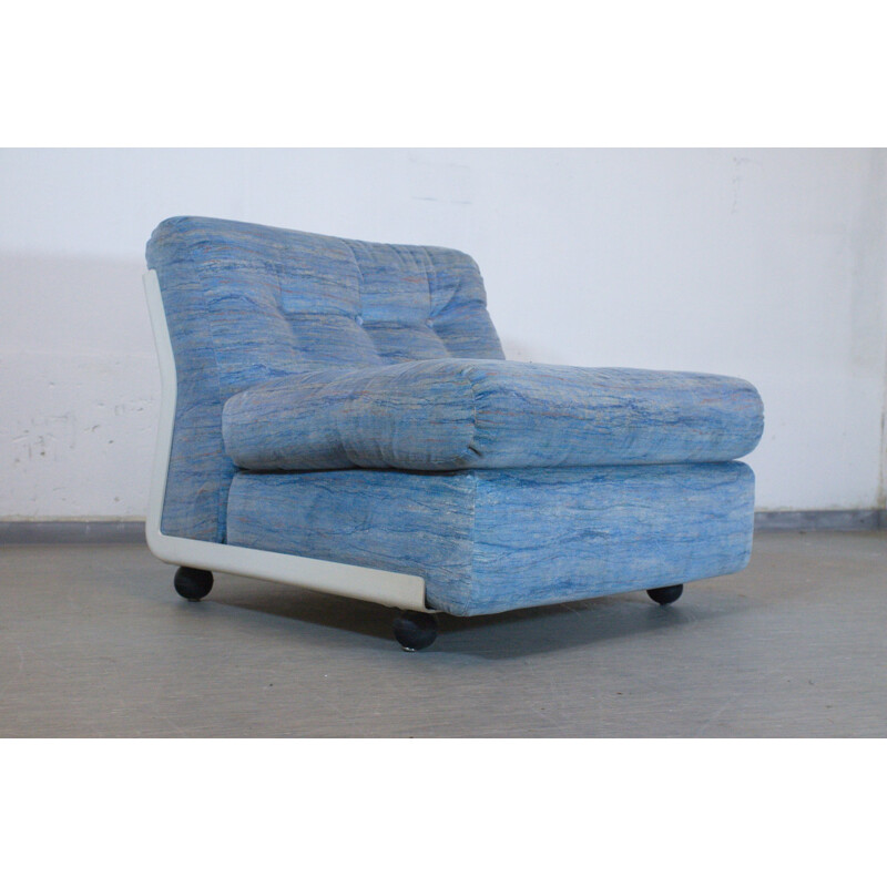 Suite de 5 fauteuils lounge en fibre de verre et tissu bleu, Mario BELLINI - 1960