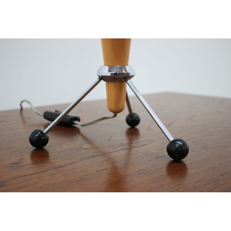 Rocket table lamp with plastic balls