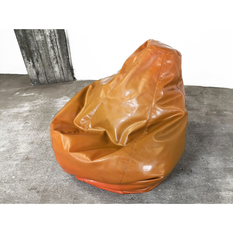 Pear poof in orange leatherette