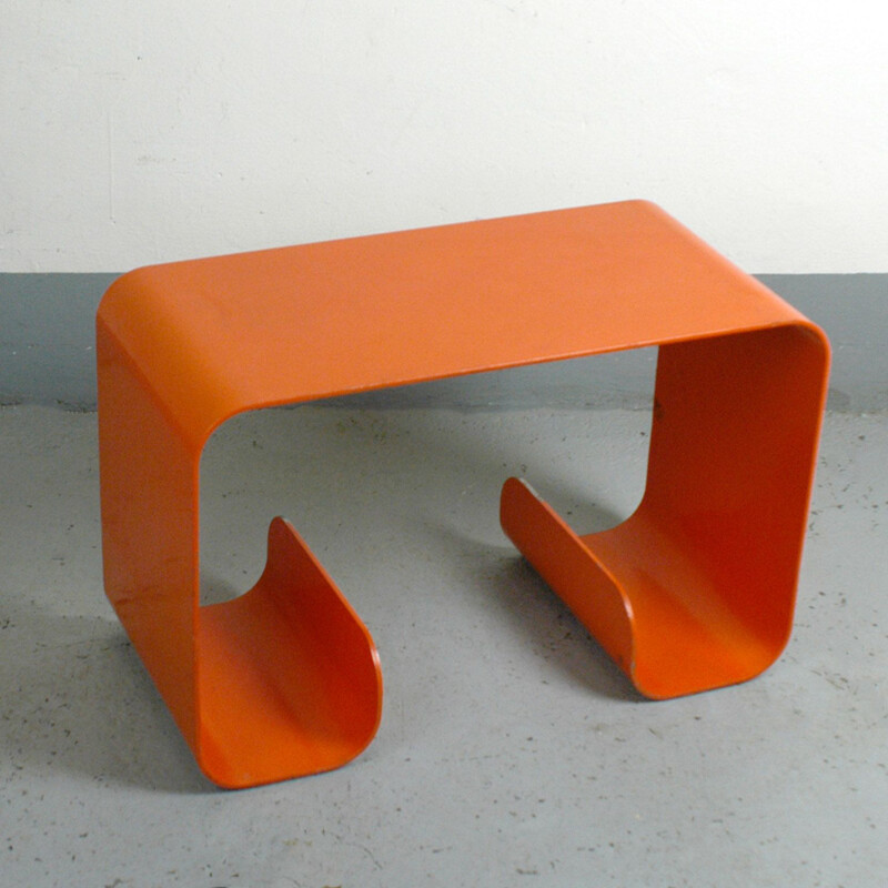 Table d'appoint vintage française en fer orange 1960