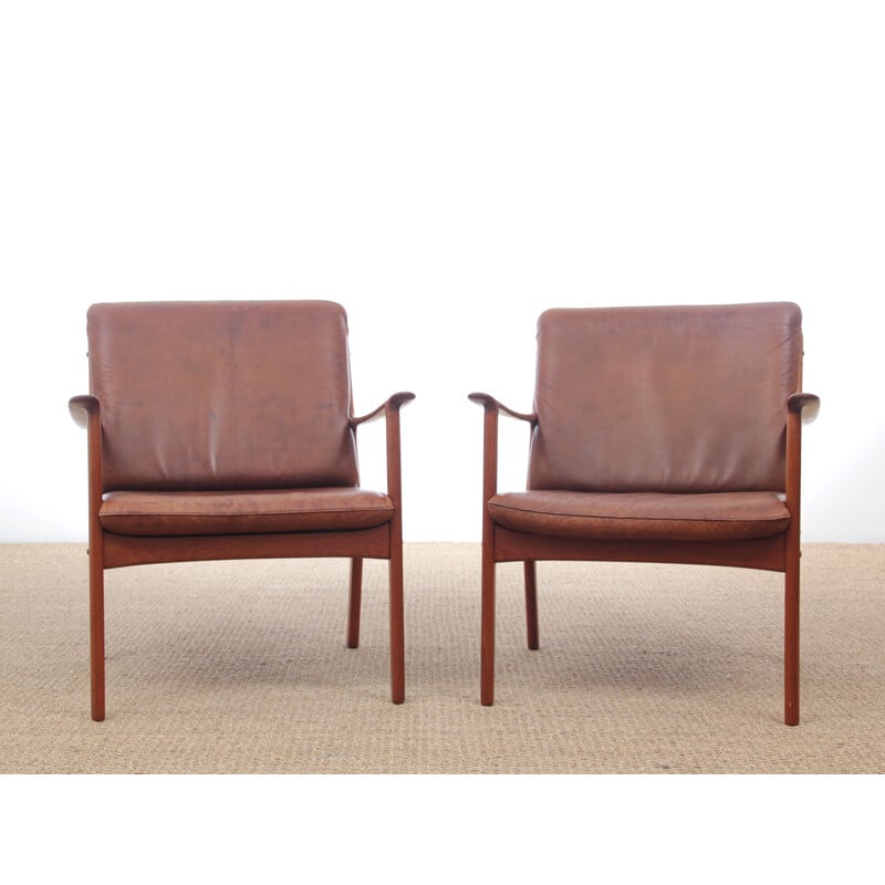 Pair of PJ112 armchairs by Ole Wanscher