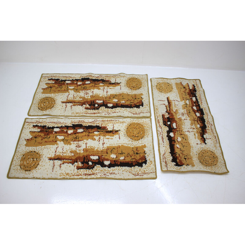 Set of 3 vintage rugs in synthetic fabric, Czechoslovakia 1980