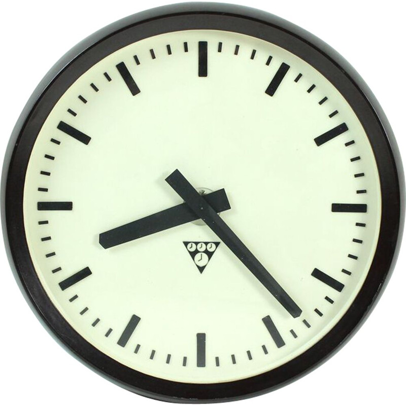 Vintage PV 301 clock in bakelite and metal 1984