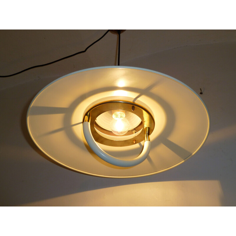 Lampada a sospensione vintage in metallo bianco, ottone e vetro, 1960