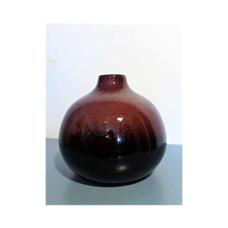 Vintage violette Vase aus mundgeblasenem Glas, Frankreich 1960