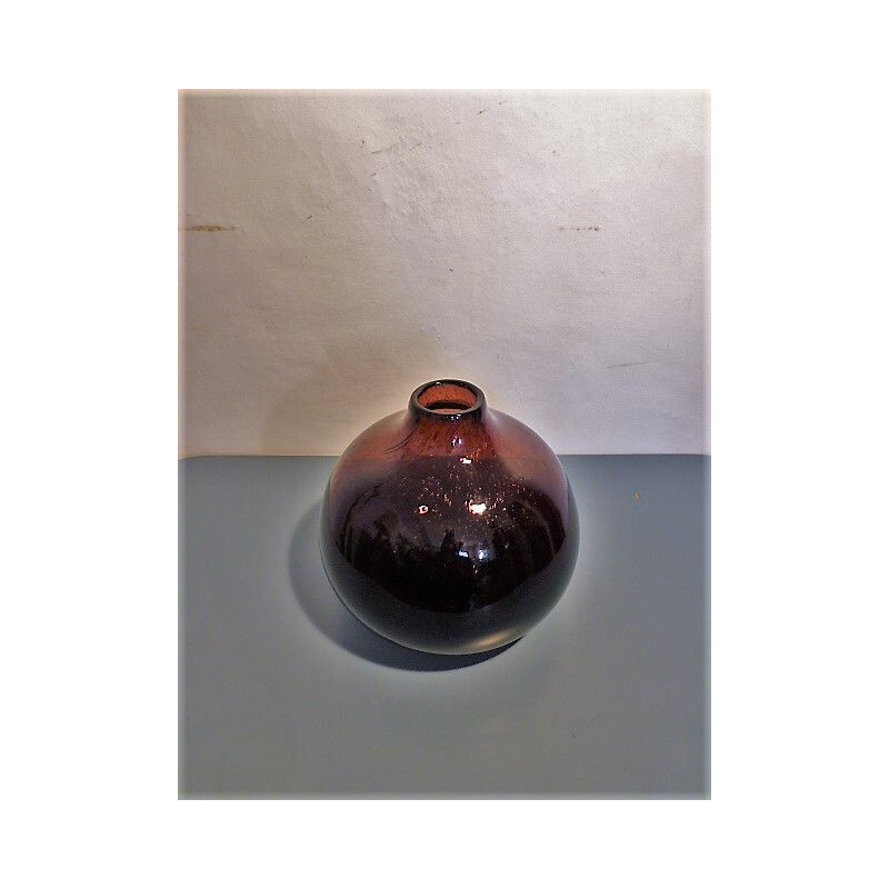 Vase vintage violet en verre soufflé, France 1960