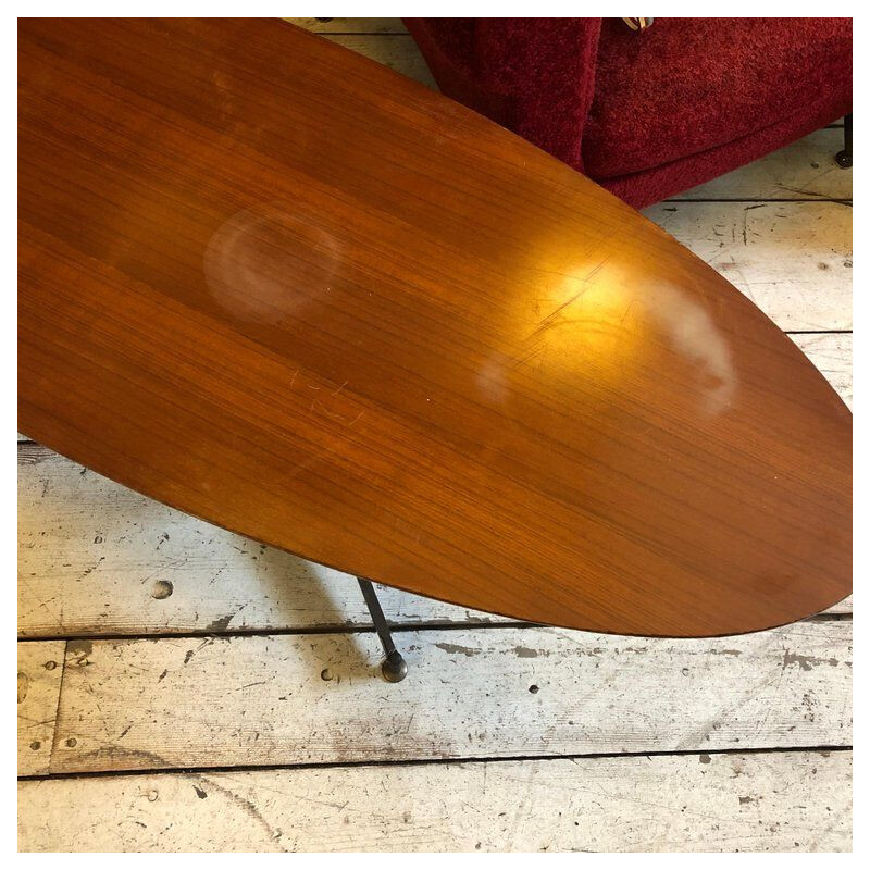 Oval coffee table in wood and metal