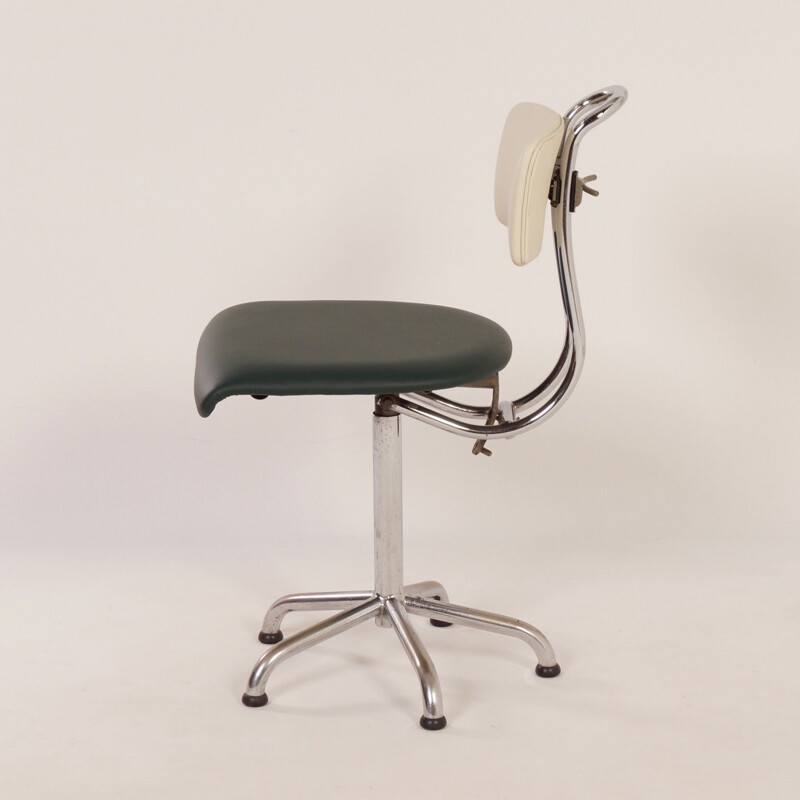 Adjustable office chair by Toon De Wit