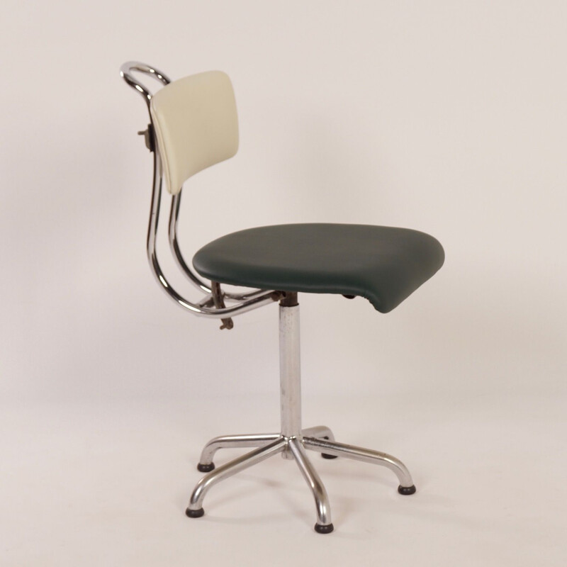 Adjustable office chair by Toon De Wit