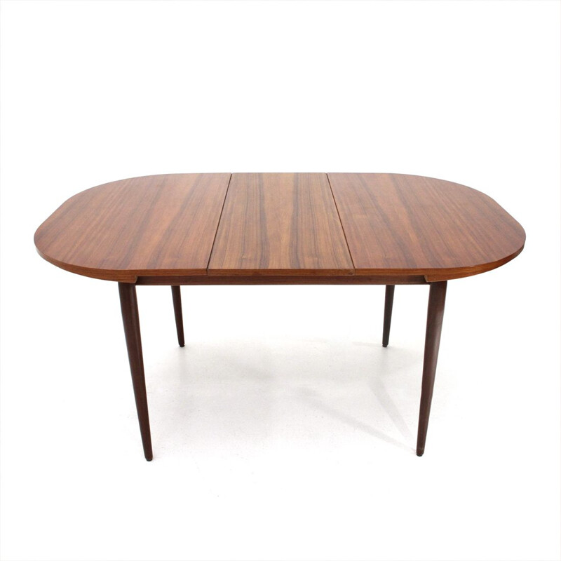 Italian extendable table in wood
