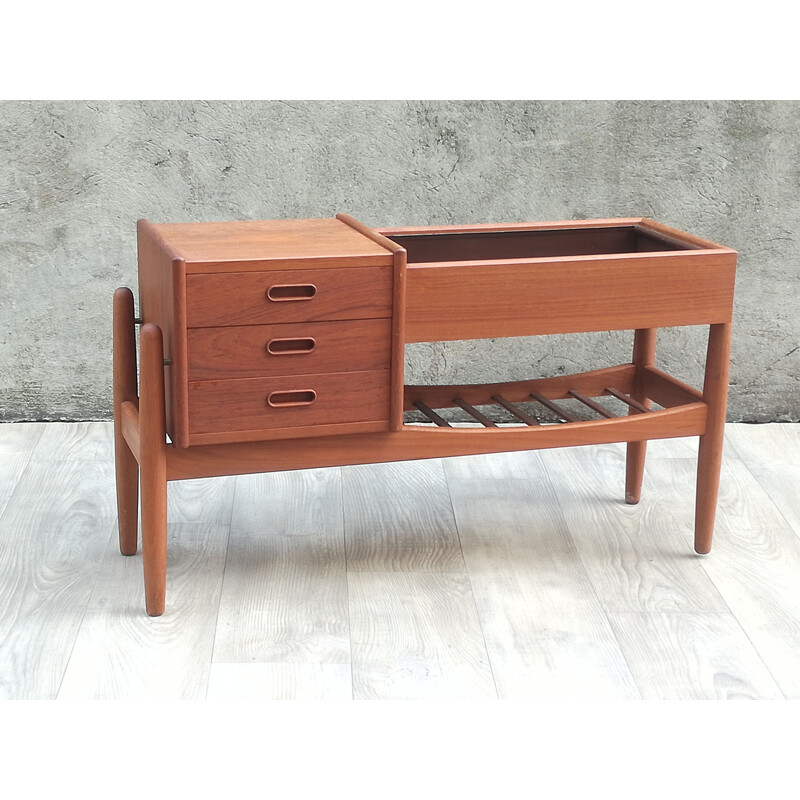 Vintage teak sideboard with planter by Arne Wahl Iversen for Vinde Møbelfabrik