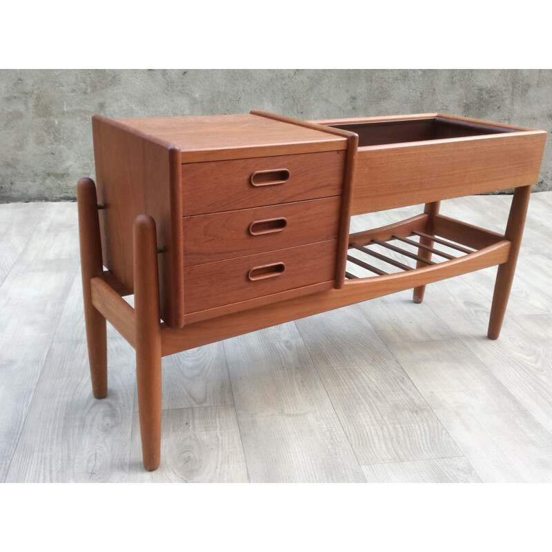 Vintage teak sideboard with planter by Arne Wahl Iversen for Vinde Møbelfabrik