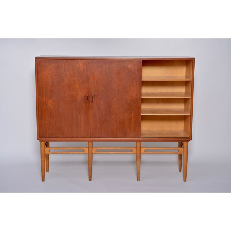 Vintage teak model 90 cabinet for Soren Willadsen 1950